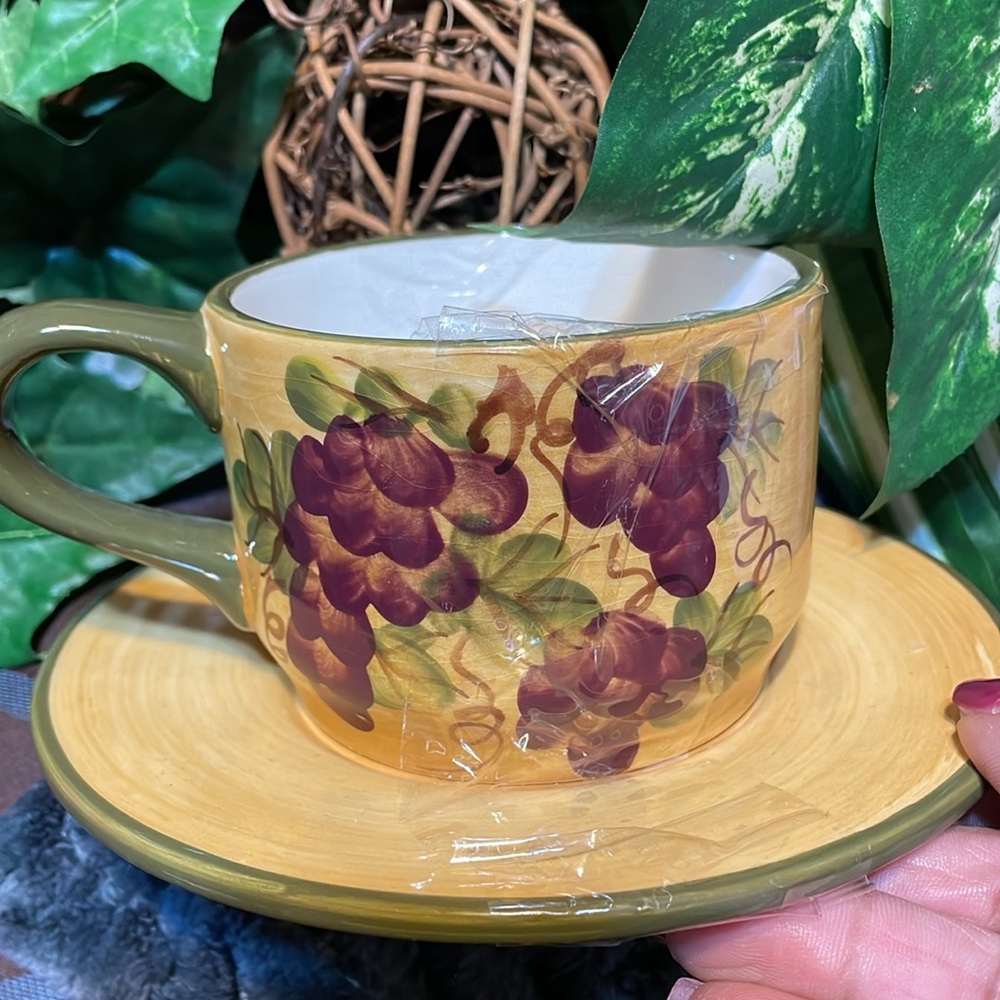 🍇 CASA VERO By ACK CUP & SAUCER GOLD W GREEN TRIM “VINTAGE GRAPES” DESIGN